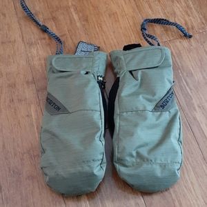 Burton mittens